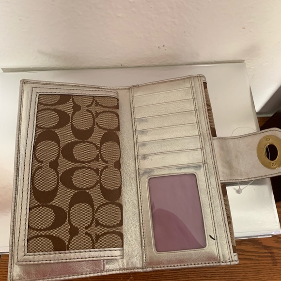 Coach wallet with turn lock closure with gold Trim - Picture 8 of 8